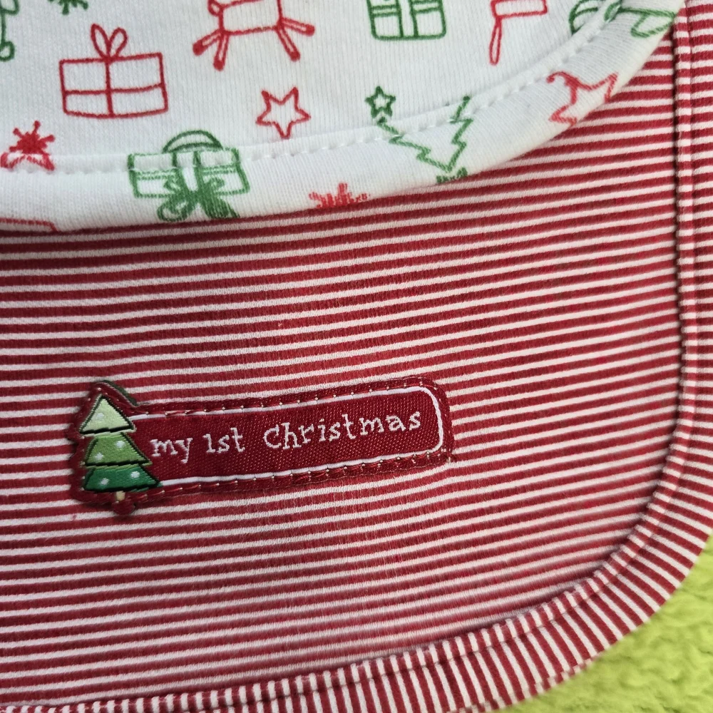 NWT NEWBORN-12M  Christmas 3pk Red +White Baby UNISEX Shoulder BURP CLOTH Bib Q4